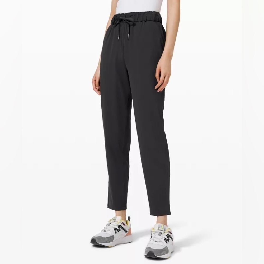 Lululemon Black Jogger elastic waist Pants size 4 causal athletic drawstring